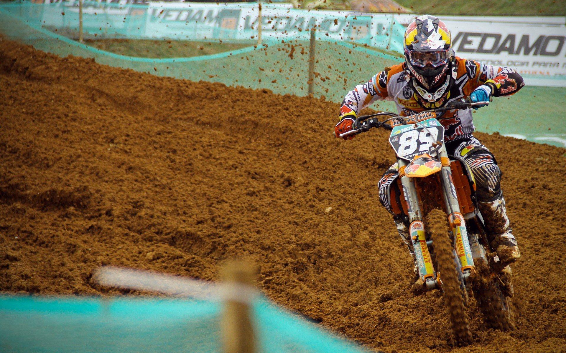 安菲尔德半场互交白卷,红军围攻未果,麦卡利斯特中柱索博斯洛伊活跃